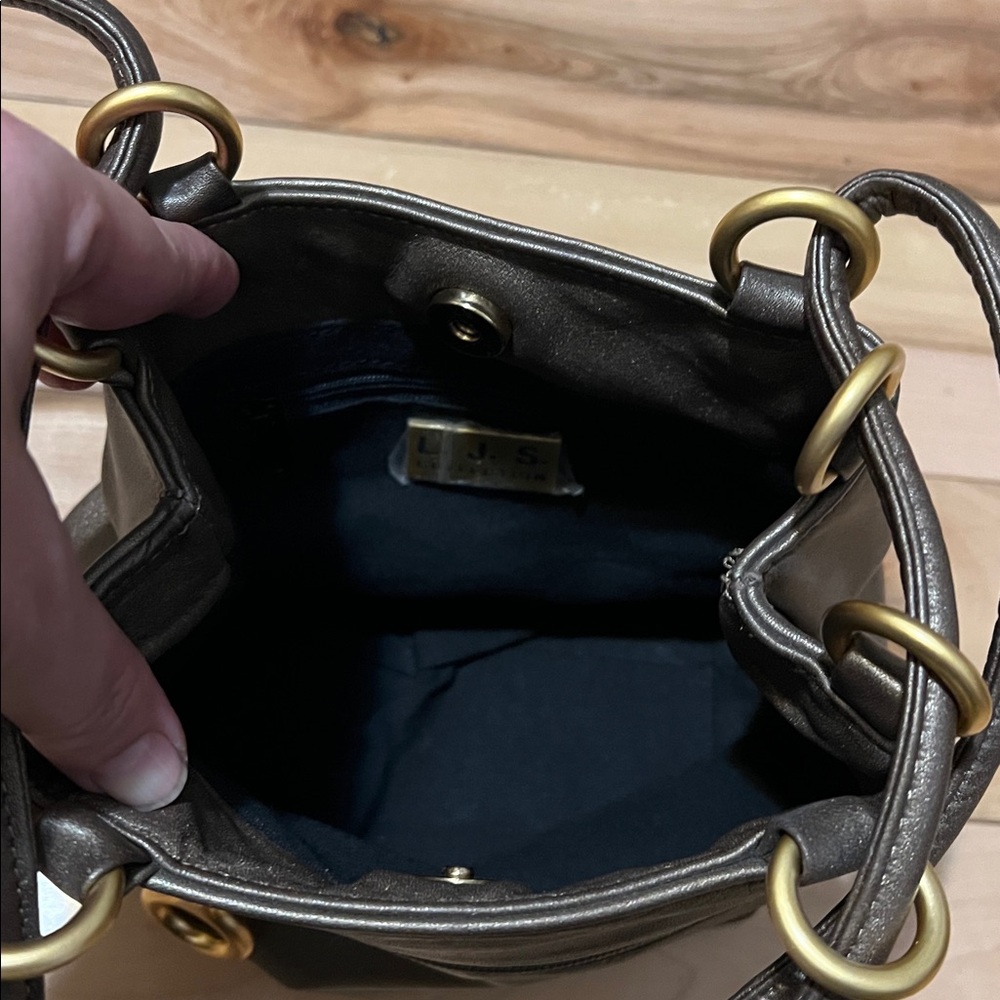 Chic Vintage Bronze Leather Bag - Picture 10 of 17